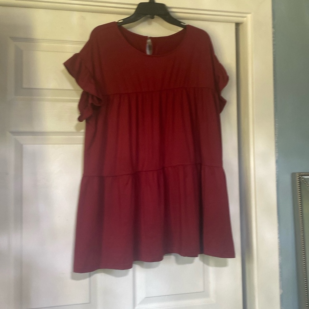 Stretchy red shirt